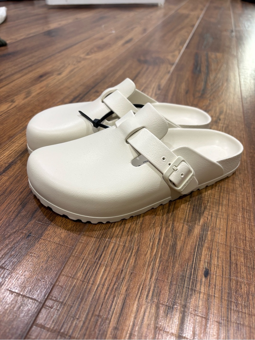 Birkenstock Boston in Off-White